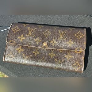 Authentic LOUIS VUITTON Vintage Brown Monogram Canvas Sarah Wallet
